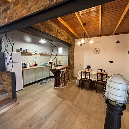 Taknara Rural Chalet