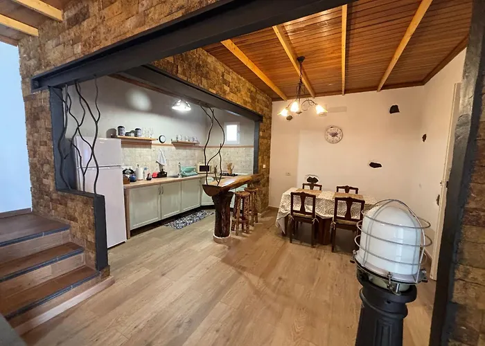 Taknara Rural Chalet